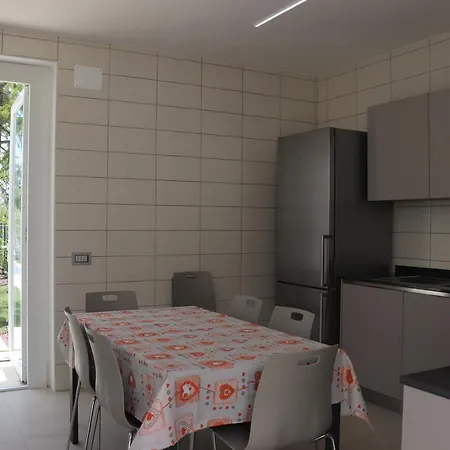 Emma 蒙特格拉纳罗